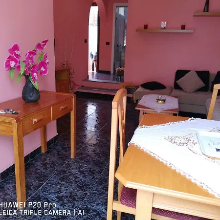 Nice 2 In San Eugenio Appartamento